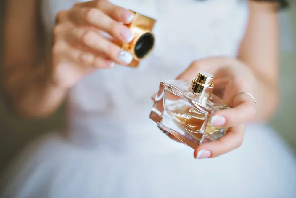 Create Your Signature Scent: The Art of Fragrance Layering !!